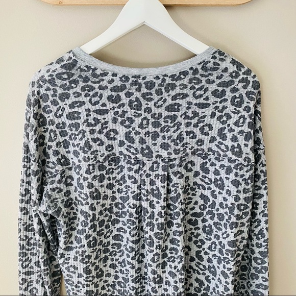 Z Supply Leopard Print Long Sleeve Top Gray Sz Small - Picture 7 of 9